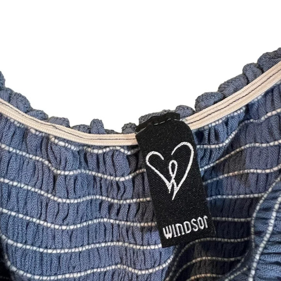 Windsor Blue Romper Size Small Smocked Seersucker Ruffle Keyhole Neck Casual - Picture 5 of 5